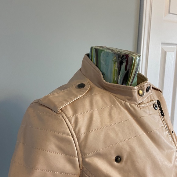 Members Only Faux Leather Bomber Jacket, size Medium - Picture 6 of 11